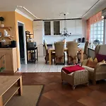 Wellness Penthouse Meerblick 公寓 *